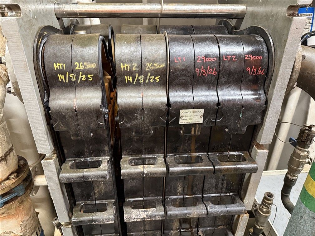 Plate cooler change on a tug